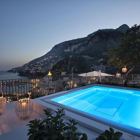 Amore Rentals - Palazzo Della Storia Amalfi Exterior photo