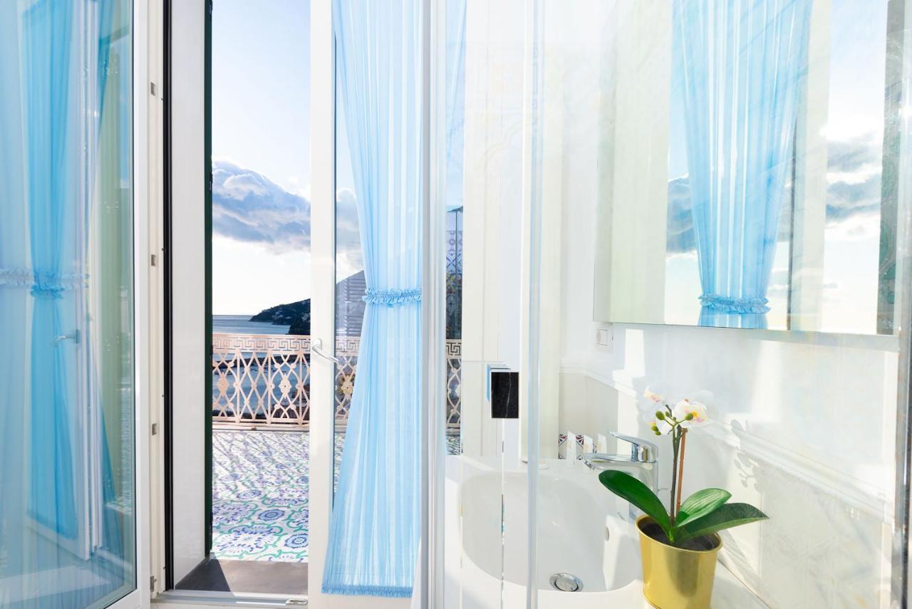 Amore Rentals - Palazzo Della Storia Amalfi Exterior photo