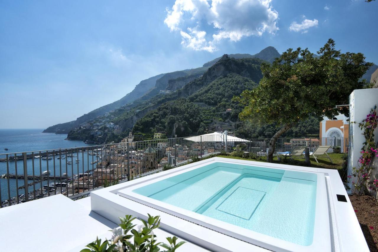 Amore Rentals - Palazzo Della Storia Amalfi Exterior photo