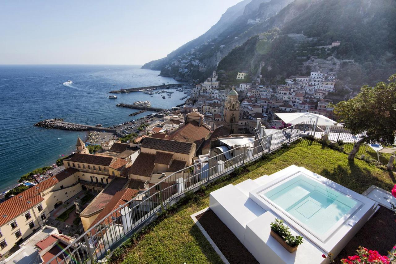 Amore Rentals - Palazzo Della Storia Amalfi Exterior photo