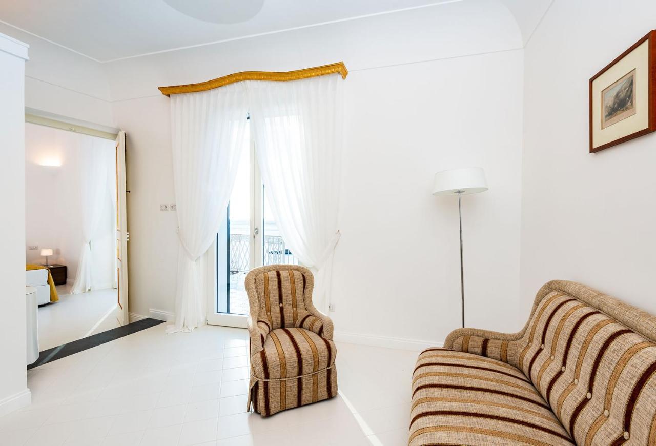 Amore Rentals - Palazzo Della Storia Amalfi Exterior photo