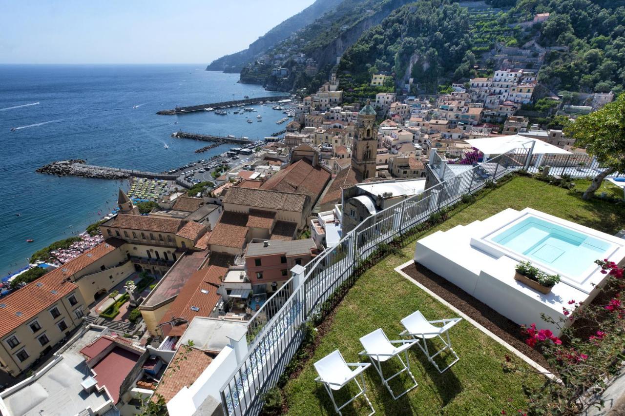 Amore Rentals - Palazzo Della Storia Amalfi Exterior photo