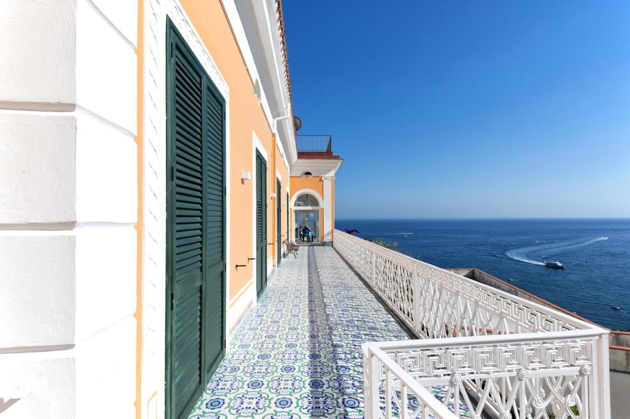 Amore Rentals - Palazzo Della Storia Amalfi Exterior photo