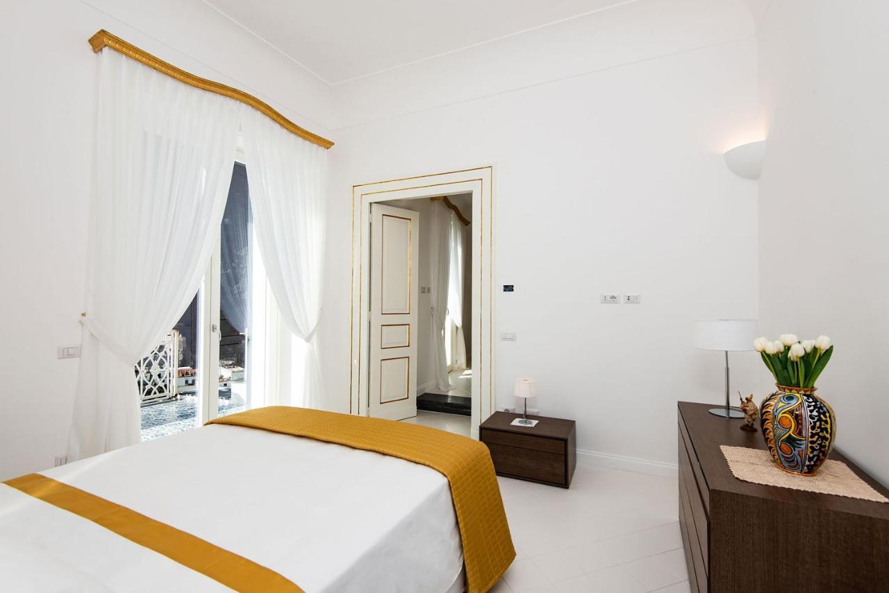 Amore Rentals - Palazzo Della Storia Amalfi Exterior photo